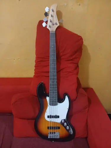 Contrabaixo 5 Cordas Strinberg + Cabo P10 + Cuvave