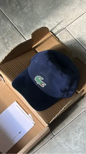 Boné lacoste logo borracha 