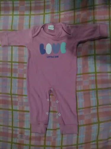 Olá vendo essa roupa de bebê da marca Petutinha RN 100% algodão tamanho de 0 a 3 meses