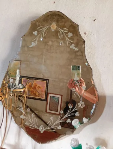 Espelho oval Biselado veneziano com decoração floral pintado