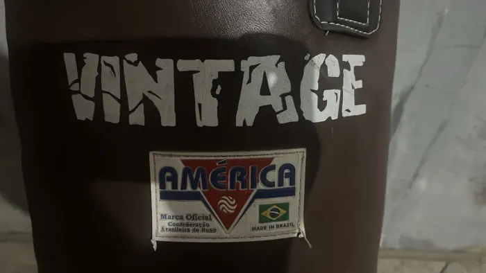 Saco de Pancadas América Vintage 45kg (95cm) - Perfeito Estado