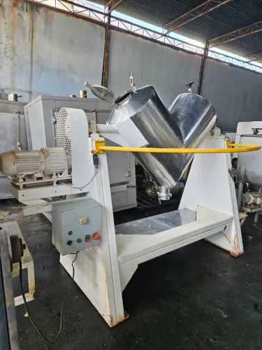 Misturador em V - 300 litros