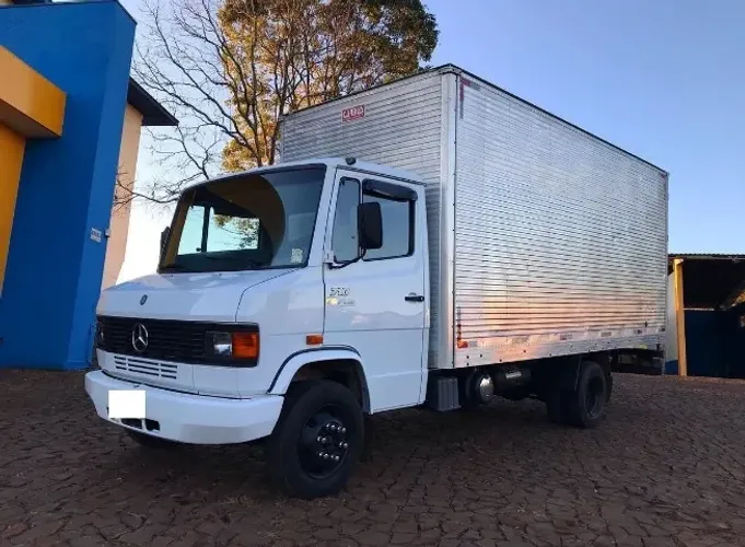 Mb 710 plus bau ano 2011