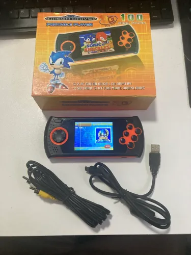 SEGA Mega Drive Portable Player com 100 jogos na memória. Cabos e caixa. Envio OLX PAY 