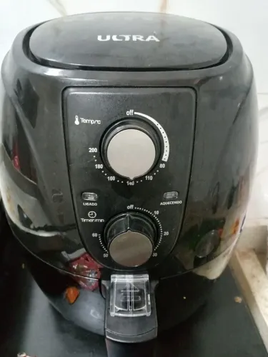 Vendo uma Air fry nova ou usada apenas uma vez