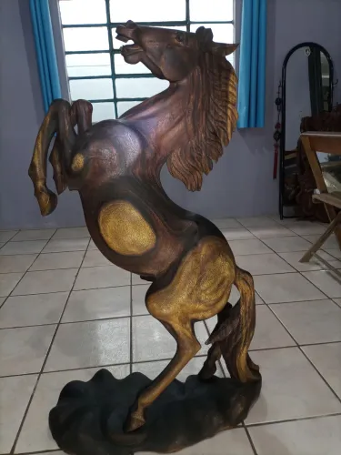 Escultura em madeira (Cavalo)