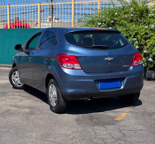 Chevrolet Onix Hatch LT 1.0 8V Flex Power Mec. 4P 2014