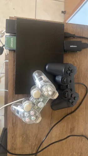 Vendo um PlayStation 2