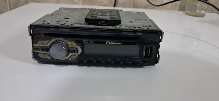 Rádio pioneer. 