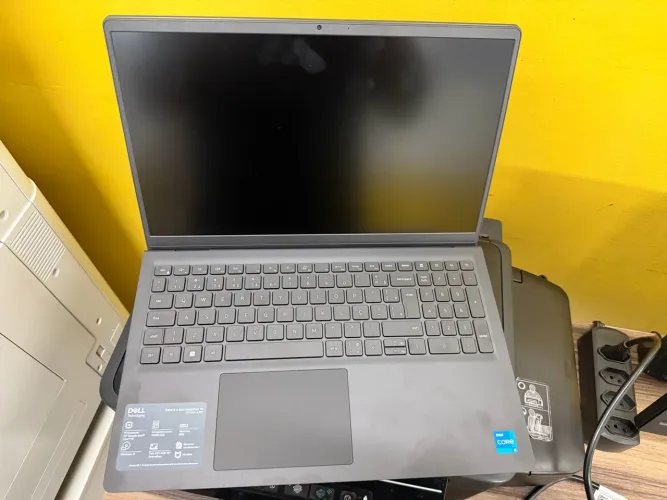 Notebook Dell 15? i5 13ª geração 16GB ram 512 SSD Modelo Novo