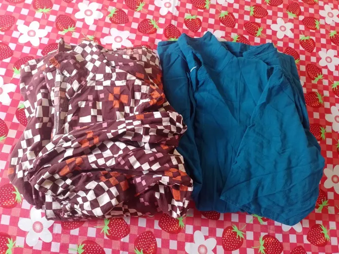Vestidos Marrom e Azul