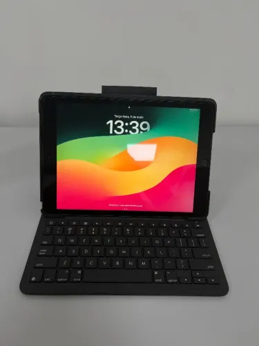 iPad 7ª Geração 128GB Space Gray + Teclado | Excelente Estado