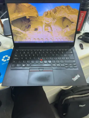 Notebook Lenovo Thinkpad E14 Gen 2 - i7 11ª gen - 16gb de RAM - 240gb SSD NVME