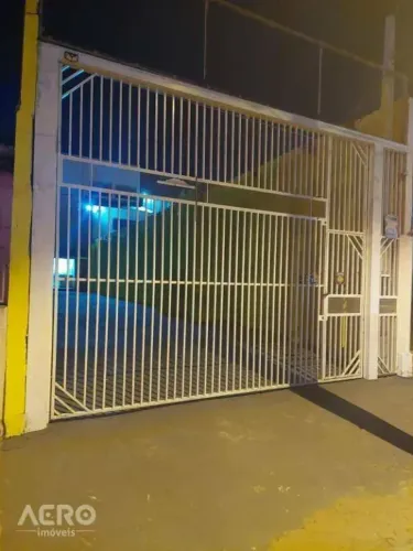 Imóvel comercial bem localizado, contendo 213m², ideal para estacionamento de carro