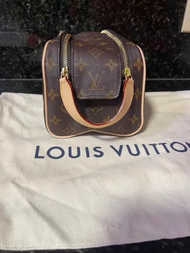 Nécessaire Louis Vuitton