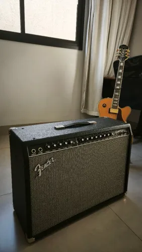Amplificador de Guitarra Fender Champion 100
