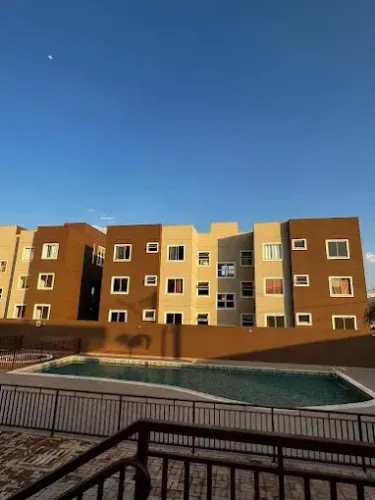 Alugo apartamento com cozinha planejada e guarda roupa  