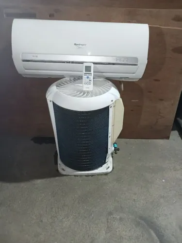 Vendo ar condicionado de 12000 btuss convencional toda revisada gás recolhido