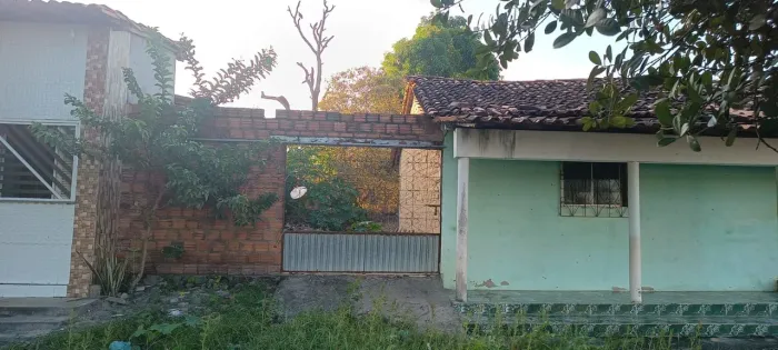 Vendo terreno na avenida Brasil em frente a praça da família.