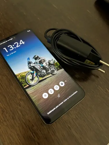 Celular Moto G34 com carregador