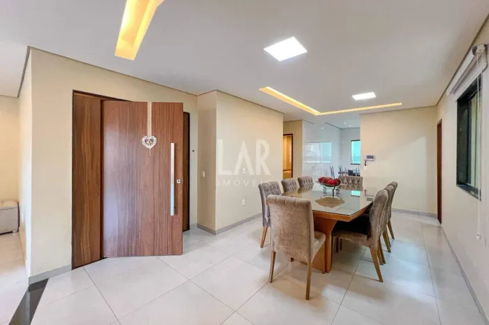 Casa à venda, 3 quartos, 1 suíte, 15 vagas, Vitória - Belo Horizonte/MG