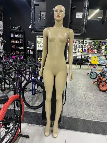 Manequim feminino