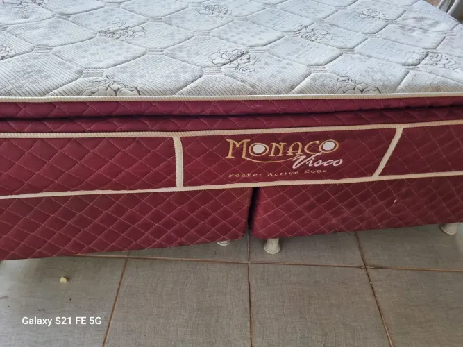 Cama Box super King size colchão molas enssacadas em perfeito estado de uso Entrego 
