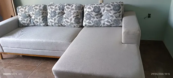 Vende-se sofá de linho 3 lugares usado em boa condições.
