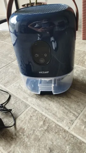 Desumidificador de Ar Portátil YESOP 1,6L Bivolt 