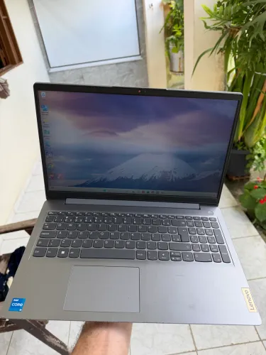 Notebook Lenovo IdeaPad 3i i5 11ª Geração - 8GB RAM - SSD 512GB - Excelente Estado