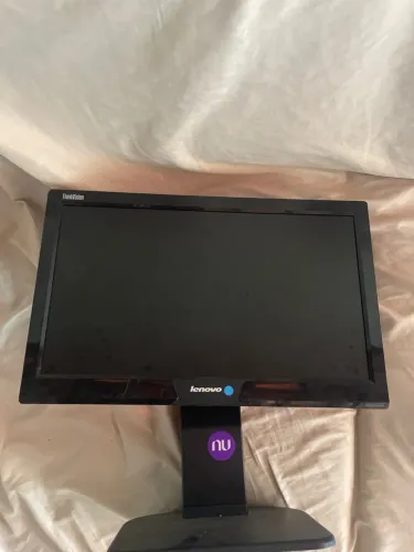 Monitor Lenovo