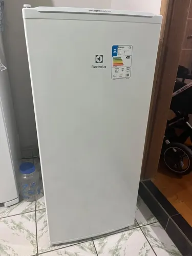 Vende-se freezer vertical