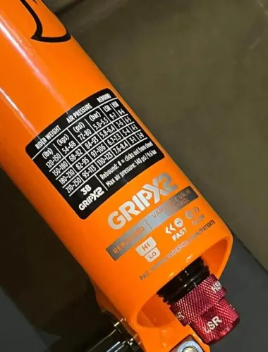 Suspensão fox 38 kashima GRIP x2