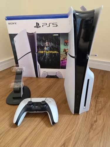 PlayStation 5 slim com leitor de disco