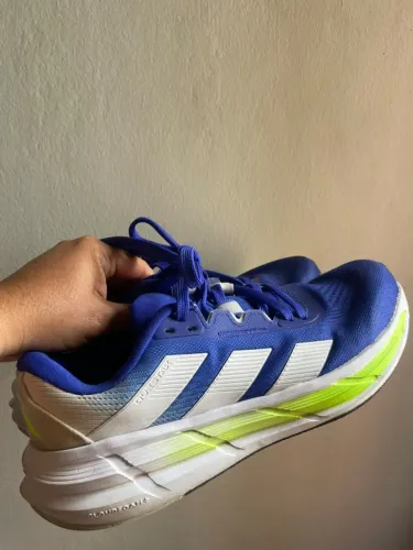 VENDO 2 PARES DE TÊNIS - ÓTIMOS MODELOS PARA CORRIDA!