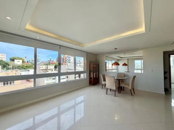 Apartamento para locação no bairro Petrópolis, 3 dormitórios e 90 m² de área útil