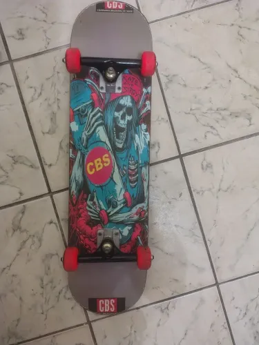 Skate semi profissional CBS- Pouco uso