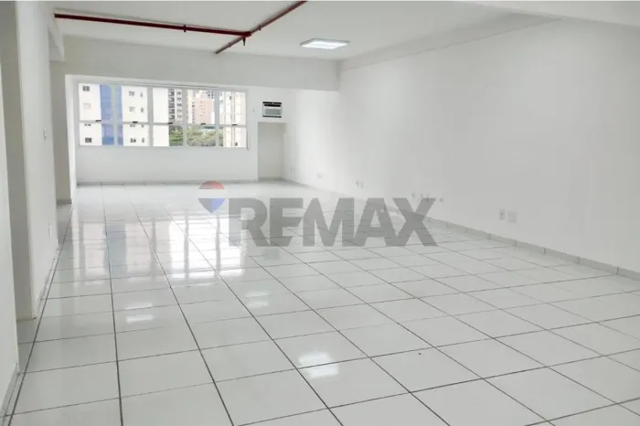 REMAX aluga Sala Comercial com 181 m² (andar inteiro), 4 banheiros, 4 vagas cobertas, no C