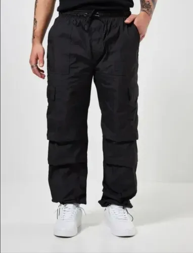 Oportunidade semi-nova! Calça estilo streetwear preta(opção variante Caqui) Masc