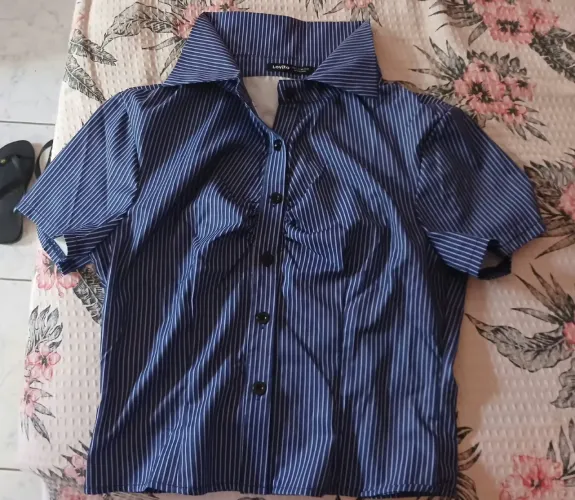 Blusas sociais femininas - R$ 30,00 cada
