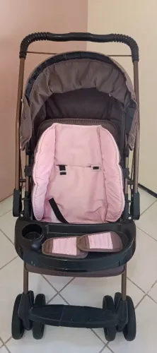 Carrinho de bebê semi novo 