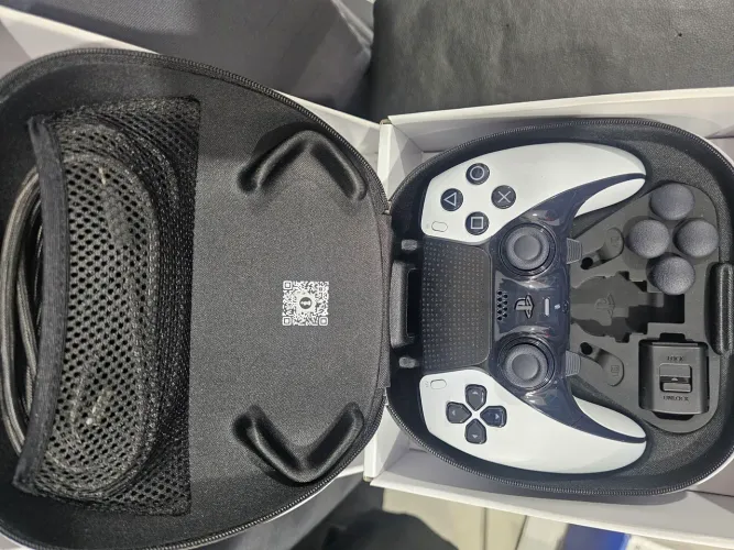 Vendo 2 controles, 1 sony dualsense edge, 1 controle Xbox elite series 2