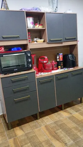 Vende-se armário de cozinha semi novo