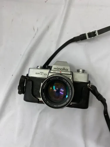 CÂMERA ANALÓGICA MINOTTA SR T 101