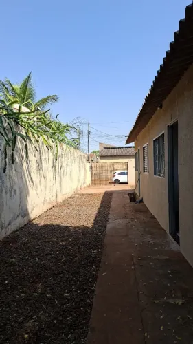 Vendo terreno com 3 kitnets alugadas renda mensal de R$ 2.300,00