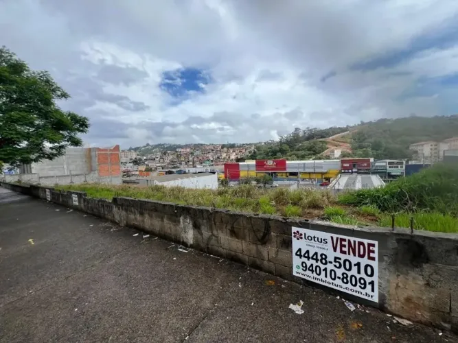 TERRENO À VENDA NO PORTAL DOS IPÊS!