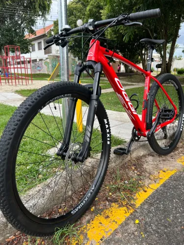 Oggi Big Wheel 7.3 Aro 29 - Shimano Deore 12v - Suspensão Manitou Ar