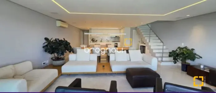 Apartamento Duplex à Venda de 4 Suítes Semi Mobiliado Bairro Canajurê - Florianópolis SC