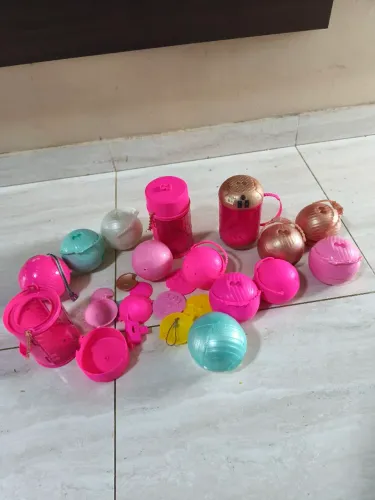Boneca lols ( bolinhas e cápsulas)