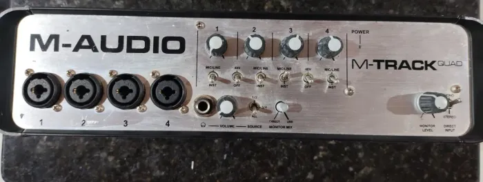 Placa de áudio M-audio M-track quad